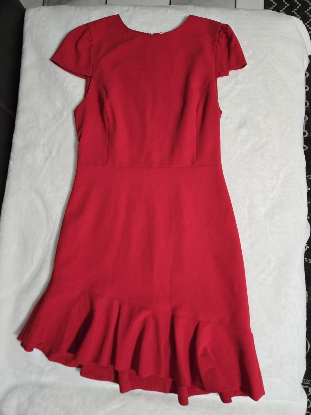 Alice + Olivia Bright Red Ruffle-Hem Sheath Dress